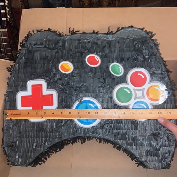 Game Controller Pinata - Picture 4 of 6
